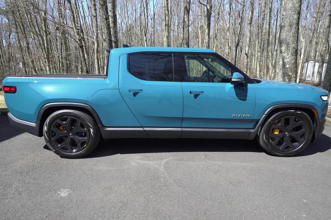 2022 Rivian R1T - Image 3 of 8