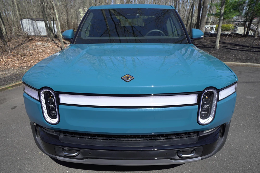 2022 Rivian R1T - Image 2 of 8