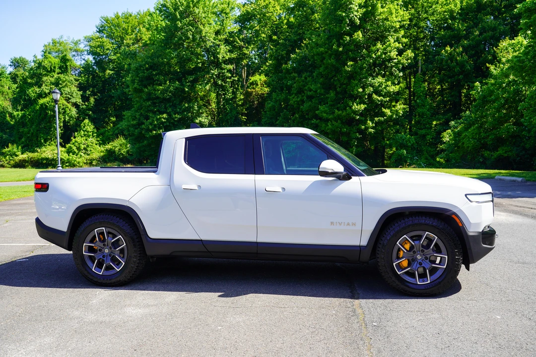 2022 Rivian R1T - Image 19 of 31