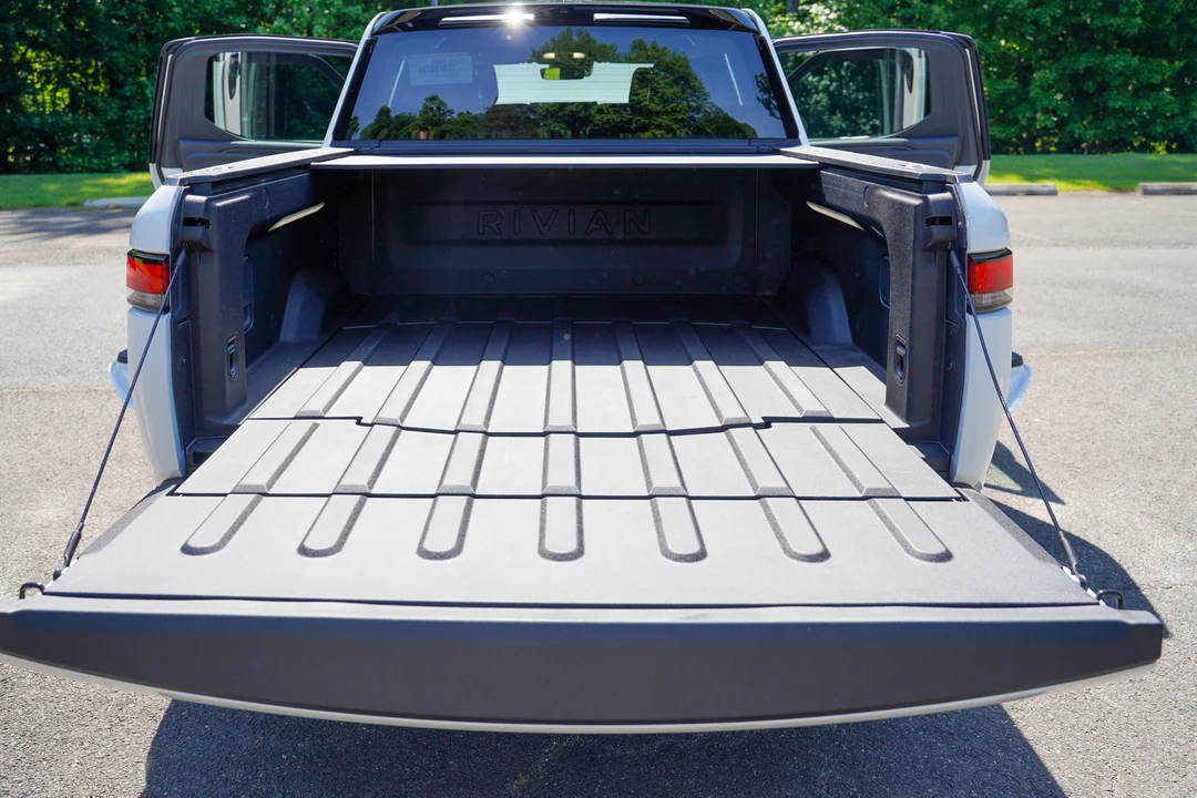 2022 Rivian R1T - Image 17 of 31