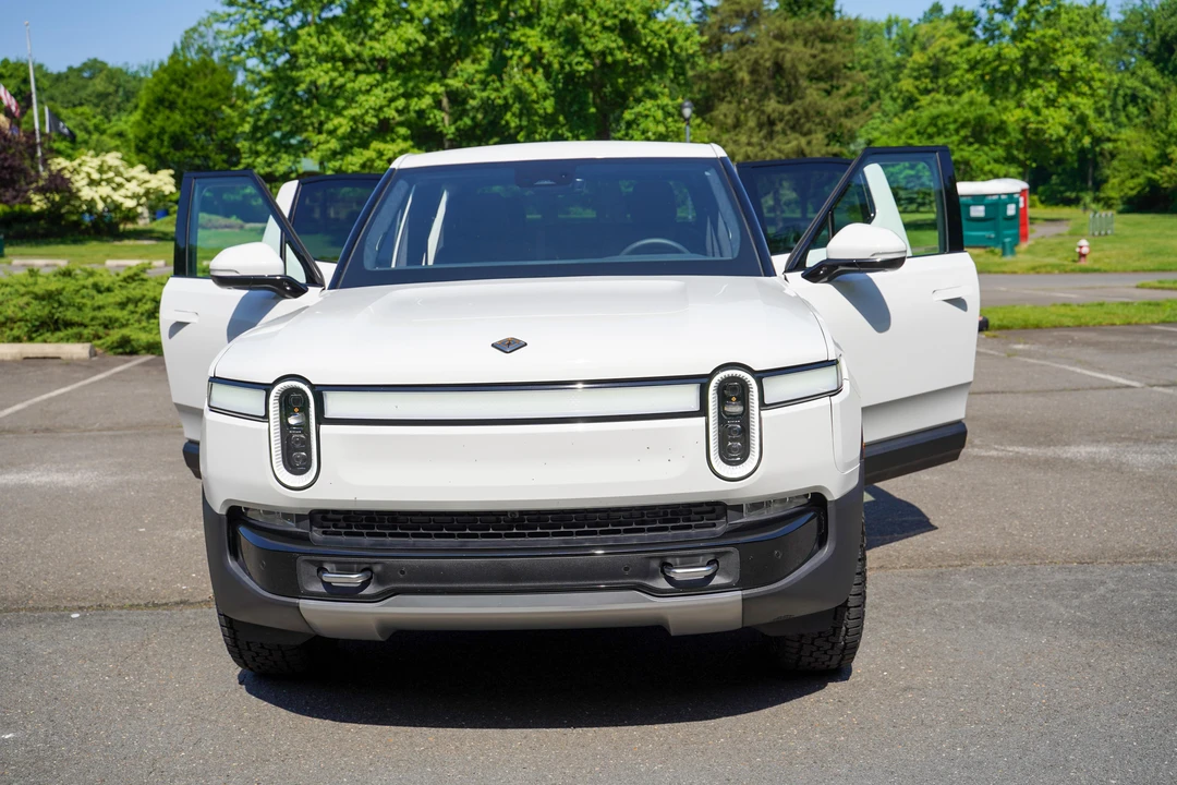 2022 Rivian R1T - Image 9 of 31