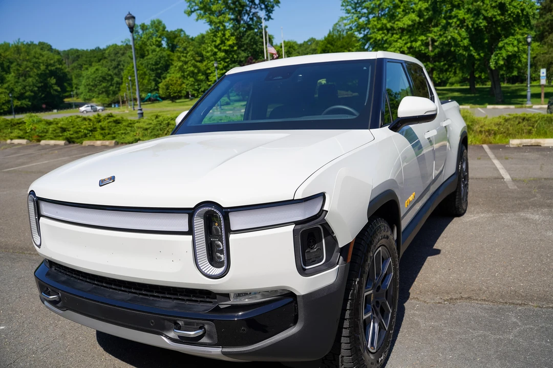 2022 Rivian R1T - Image 12 of 31