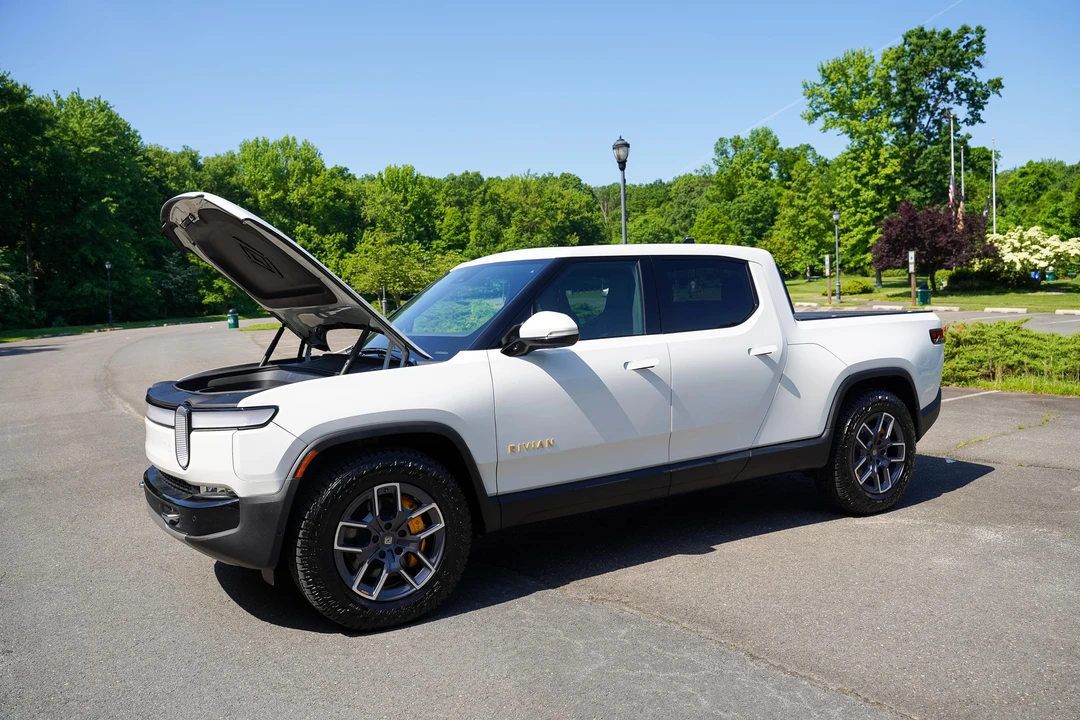 2022 Rivian R1T - Image 25 of 31