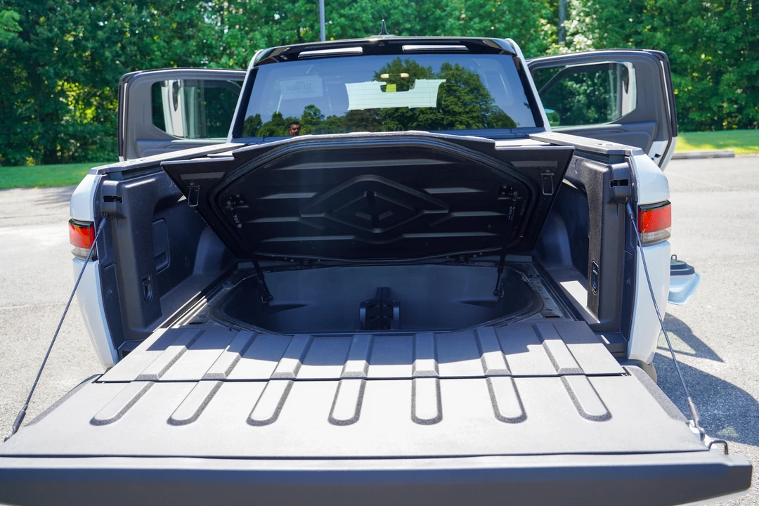 2022 Rivian R1T - Image 18 of 31