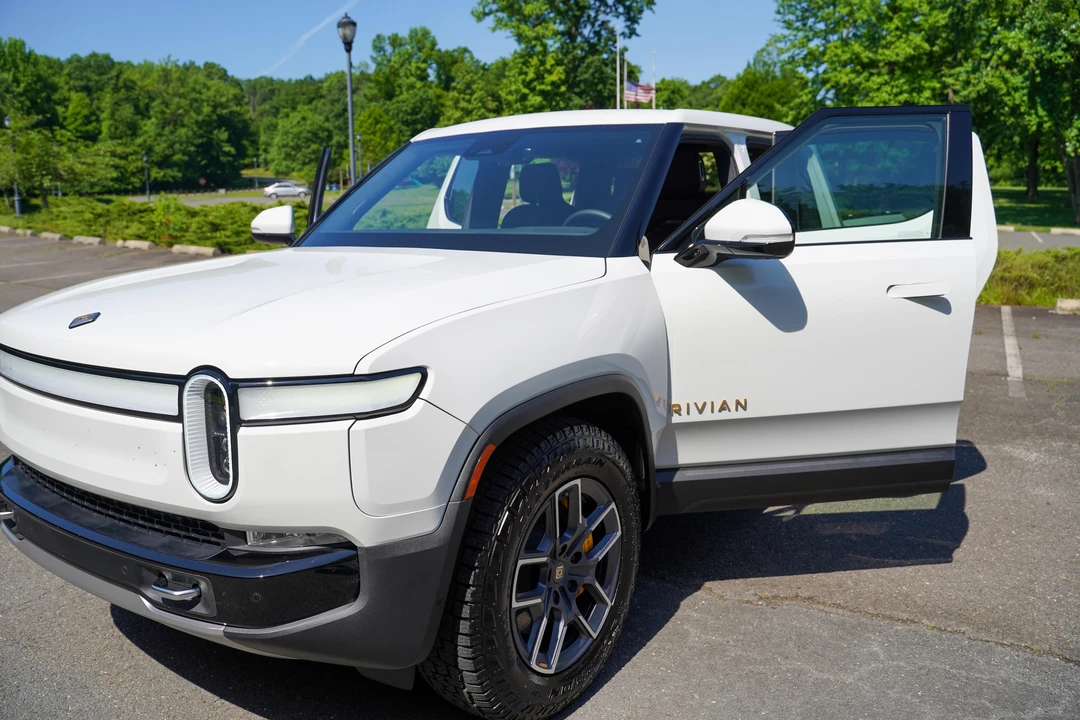 2022 Rivian R1T - Image 13 of 31