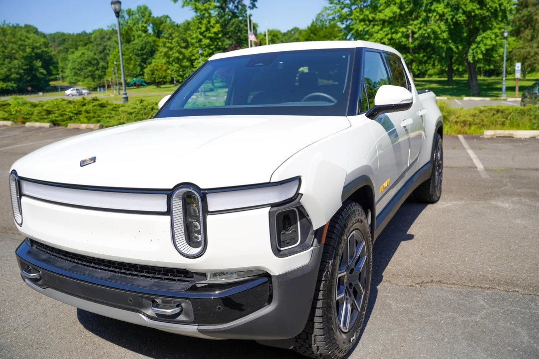 2022 Rivian R1T - Image 11 of 31