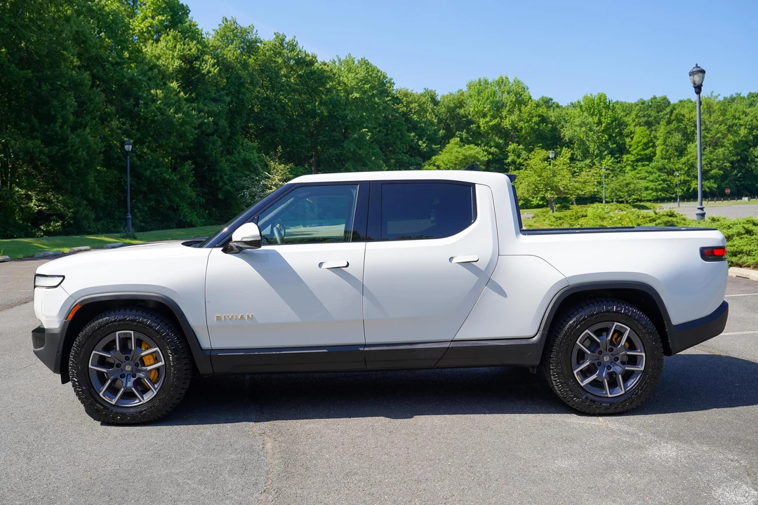 2022 Rivian R1T - Image 3 of 31