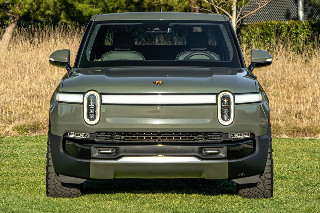 2022 Rivian R1T - Image 2 of 30