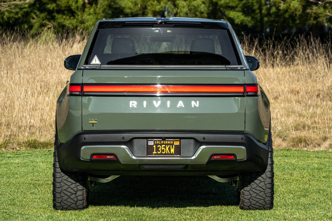 2022 Rivian R1T - Image 5 of 30