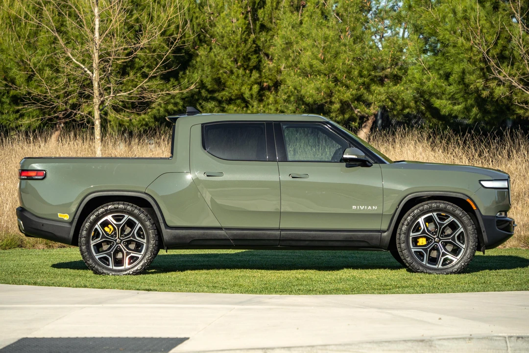 2022 Rivian R1T - Image 3 of 30