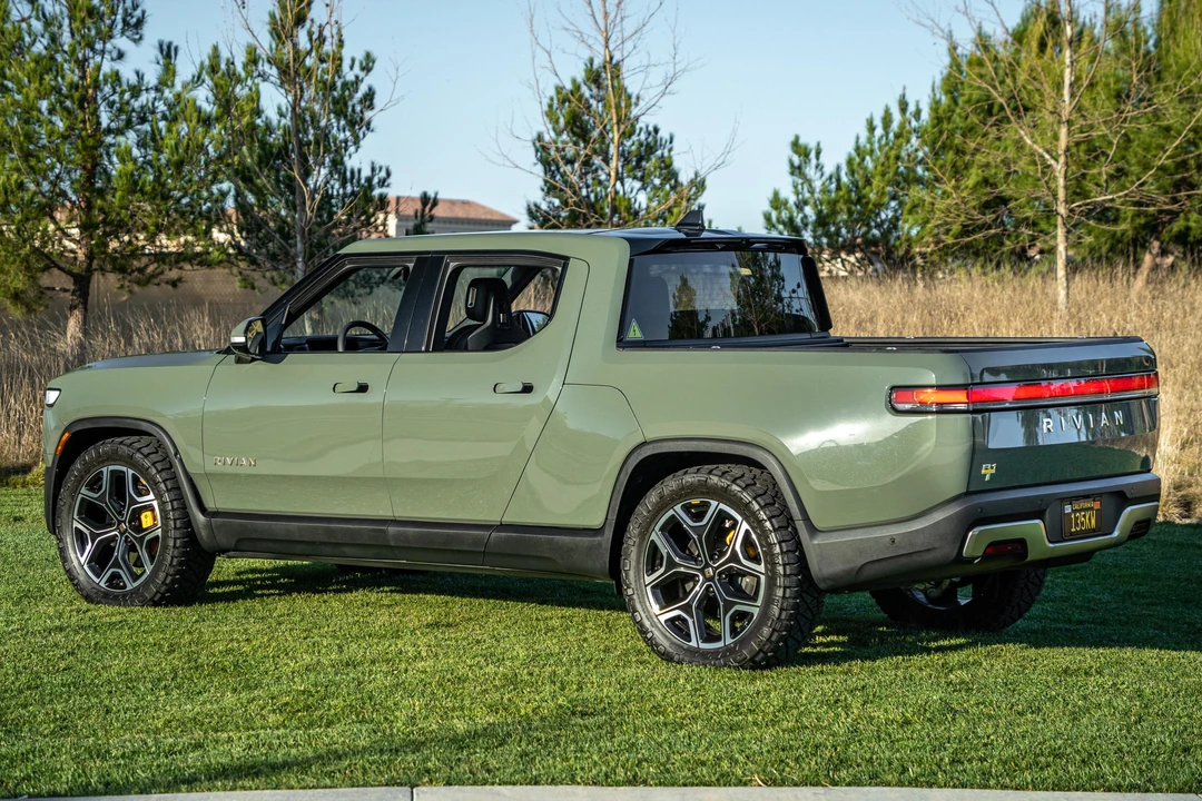 2022 Rivian R1T - Image 4 of 30