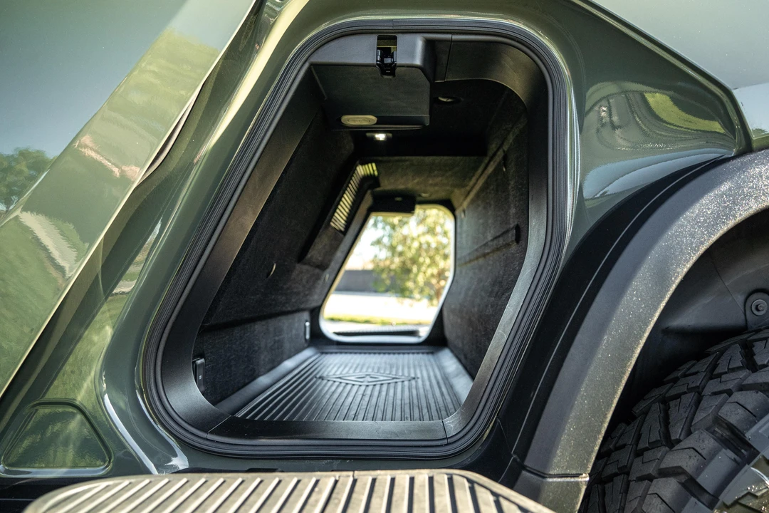 2022 Rivian R1T - Image 12 of 30