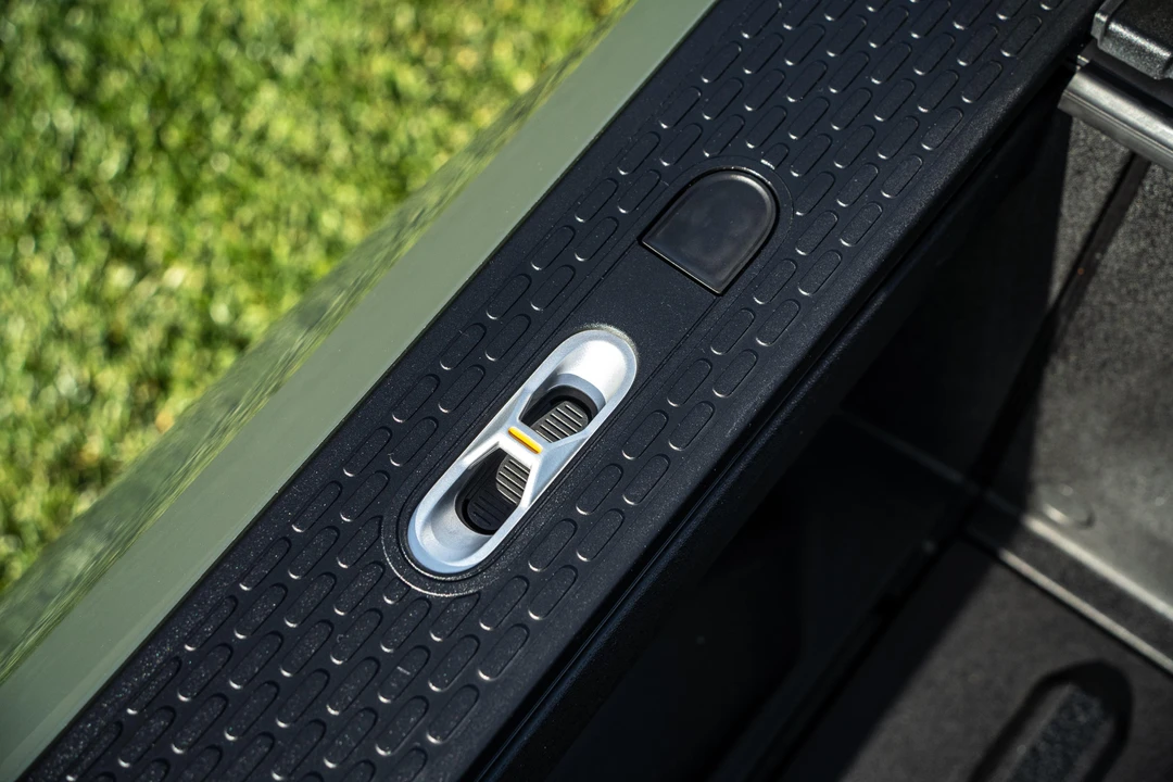 2022 Rivian R1T - Image 17 of 30