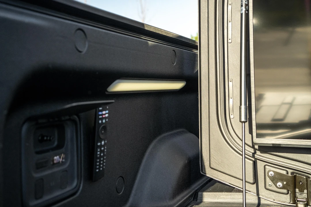 2022 Rivian R1T - Image 27 of 30