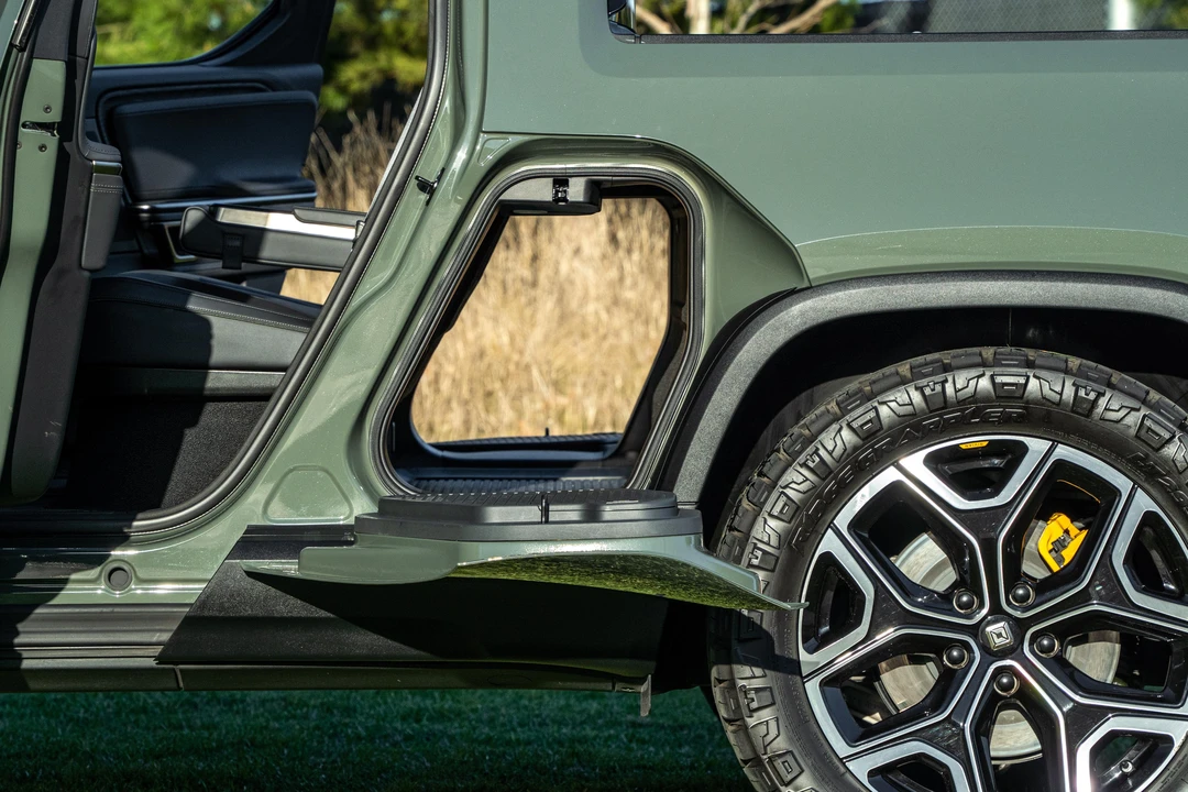 2022 Rivian R1T - Image 11 of 30