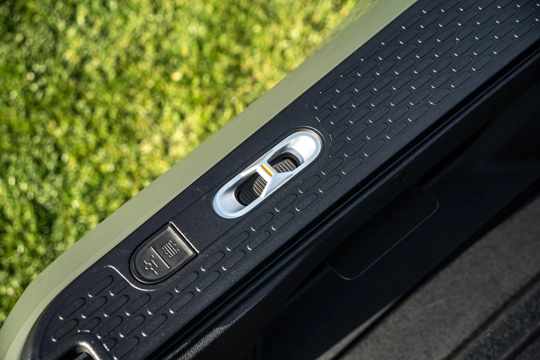 2022 Rivian R1T - Image 16 of 30