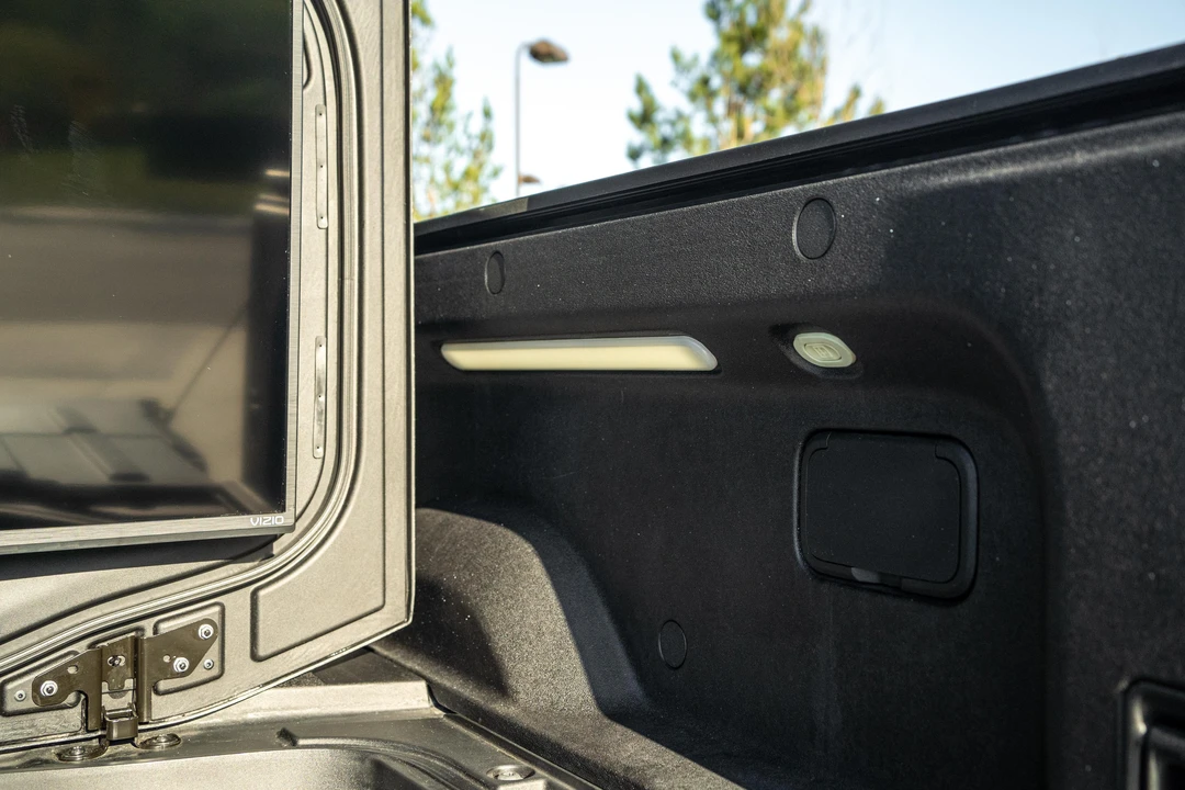 2022 Rivian R1T - Image 29 of 30