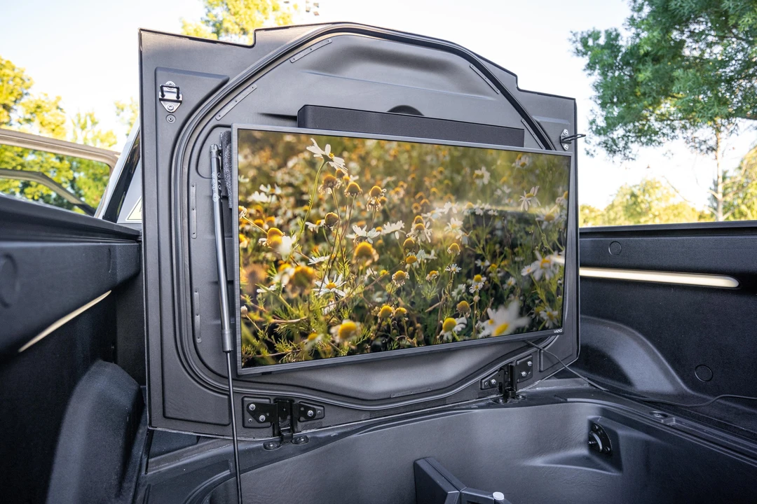 2022 Rivian R1T - Image 25 of 30
