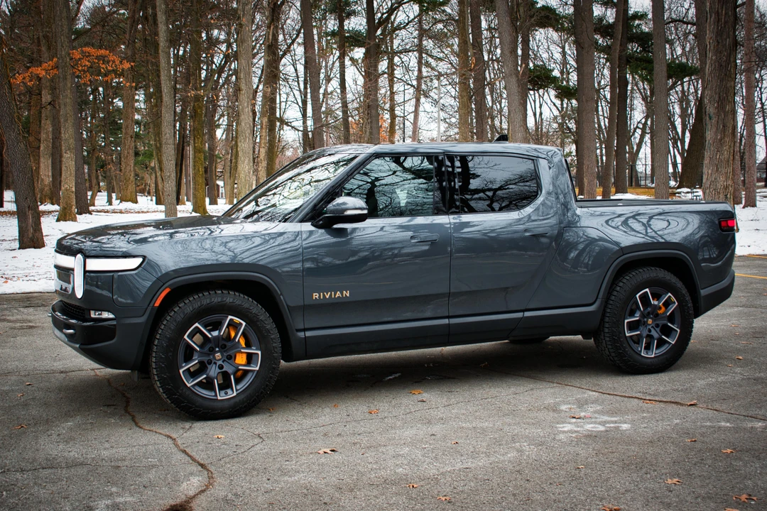 2022 Rivian R1T - Image 7 of 31
