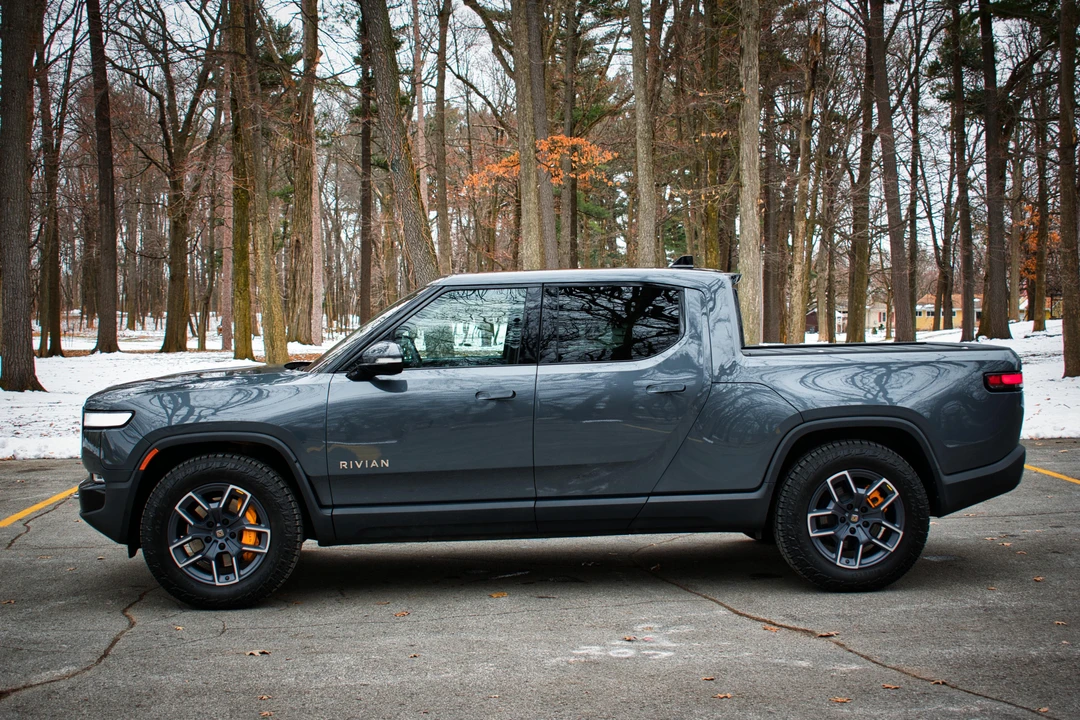 2022 Rivian R1T - Image 8 of 31