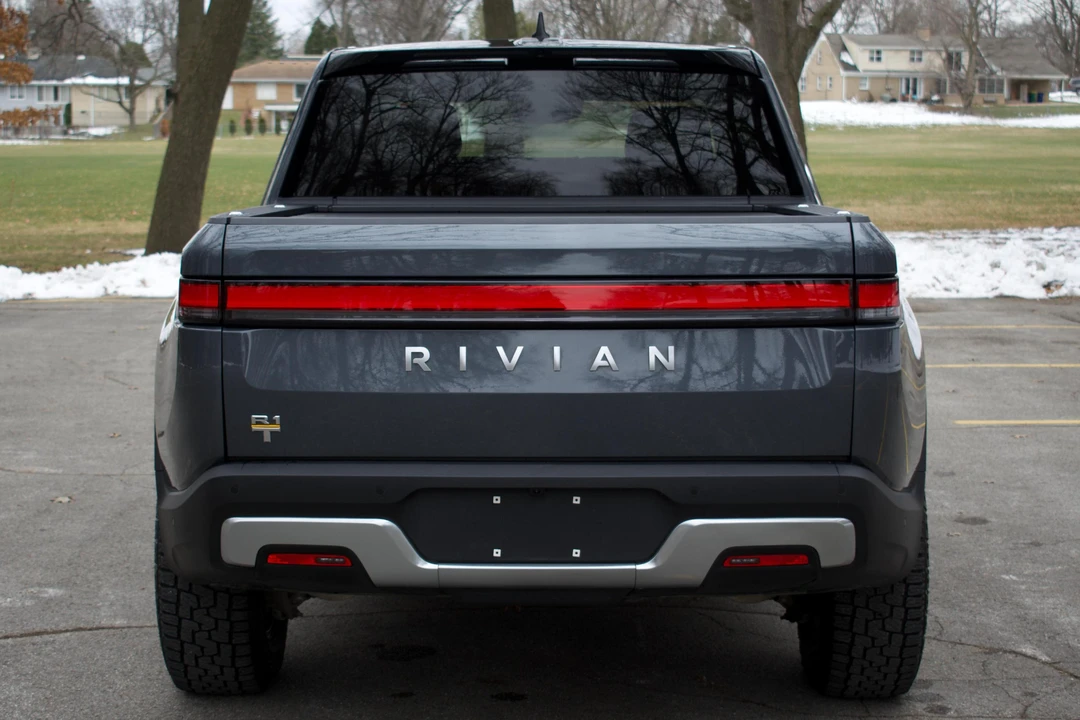 2022 Rivian R1T - Image 5 of 31
