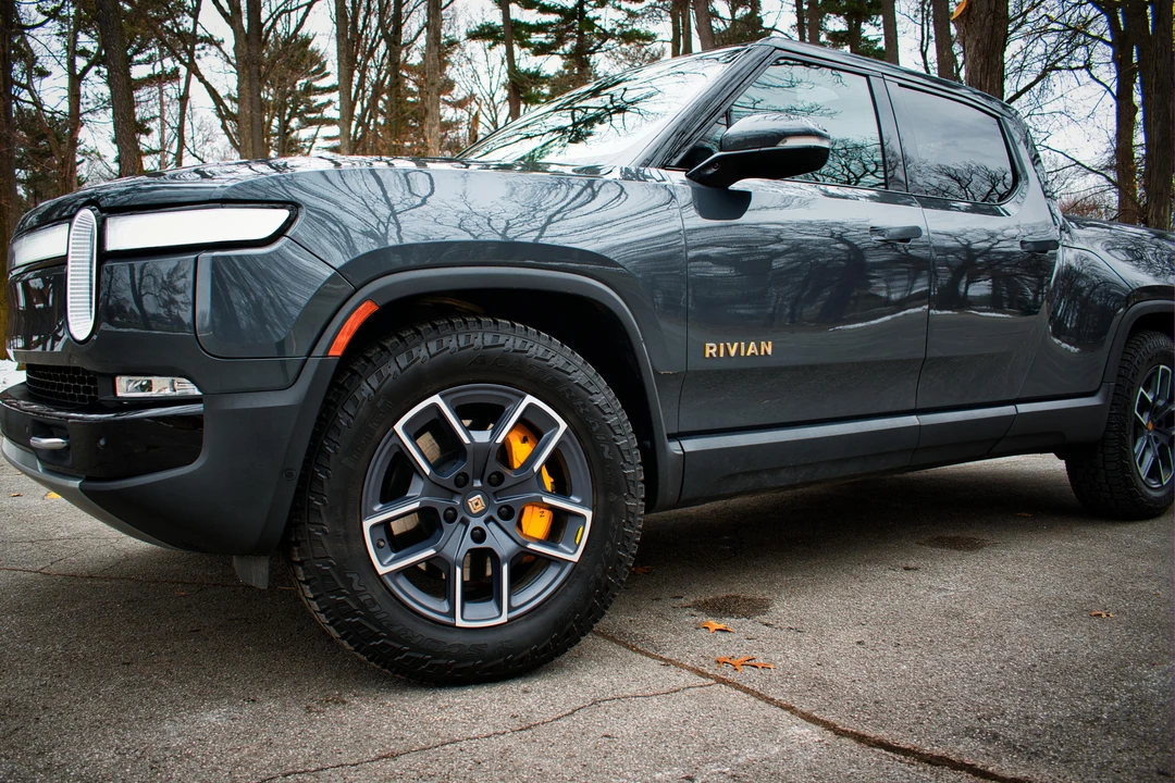 2022 Rivian R1T - Image 18 of 31