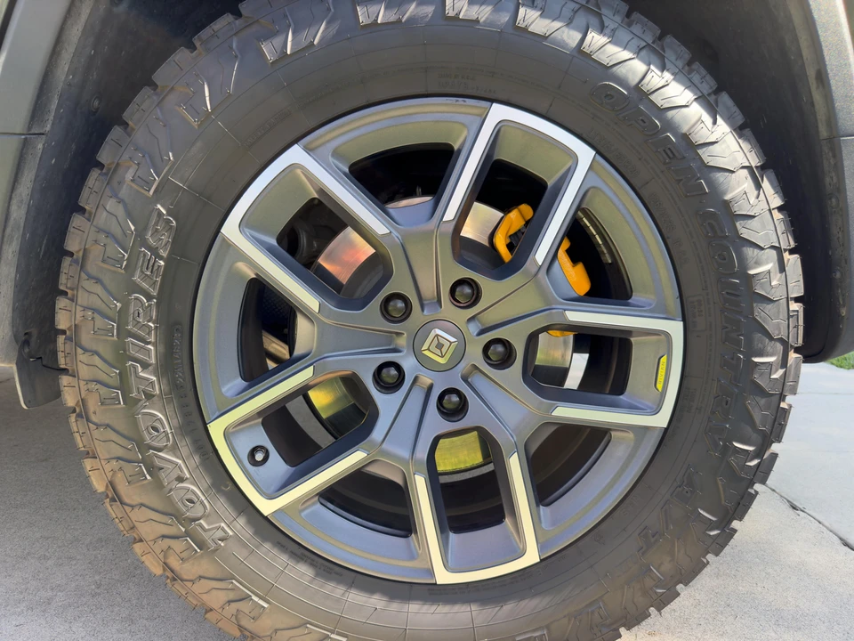 2022 Rivian R1T - Image 23 of 31