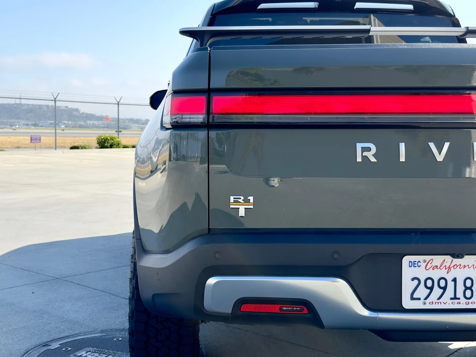 2022 Rivian R1T - Image 15 of 31