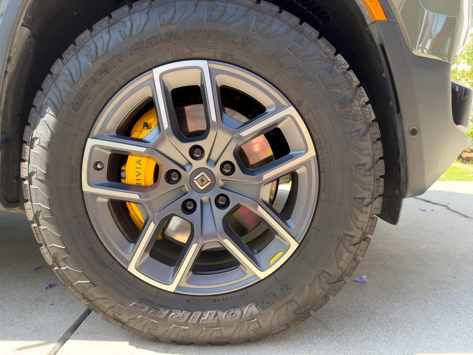 2022 Rivian R1T - Image 25 of 31
