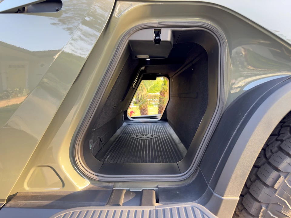 2022 Rivian R1T - Image 13 of 31
