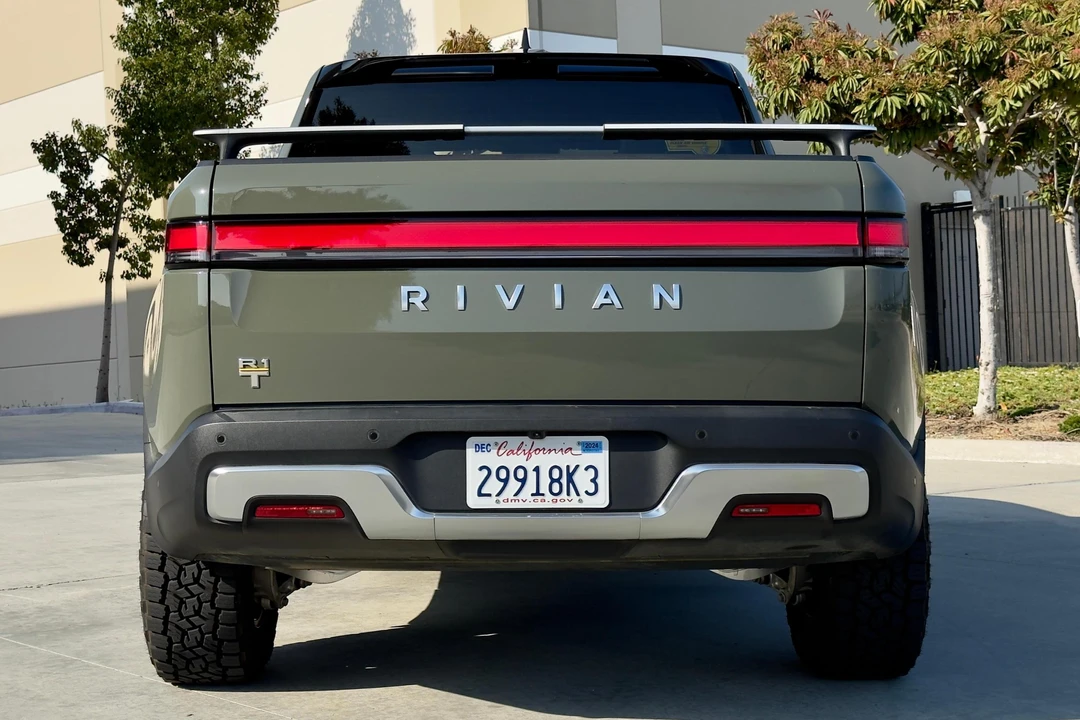 2022 Rivian R1T - Image 5 of 31