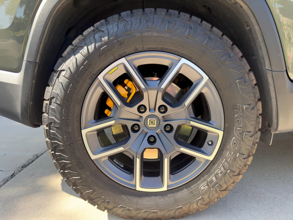 2022 Rivian R1T - Image 24 of 31