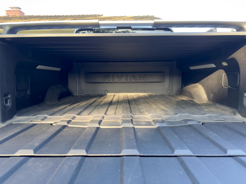 2022 Rivian R1T - Image 17 of 31