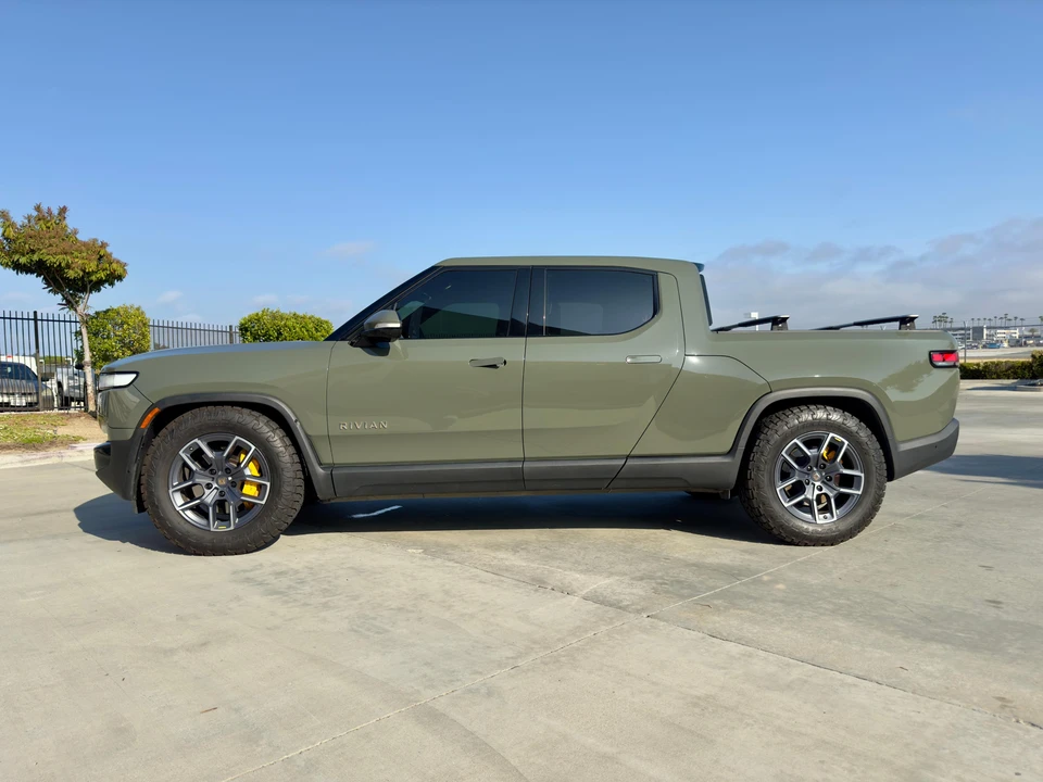 2022 Rivian R1T - Image 6 of 31