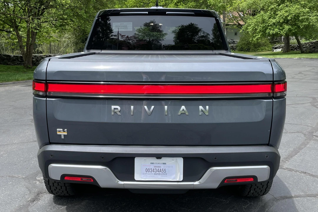 2022 Rivian R1T - Image 5 of 12