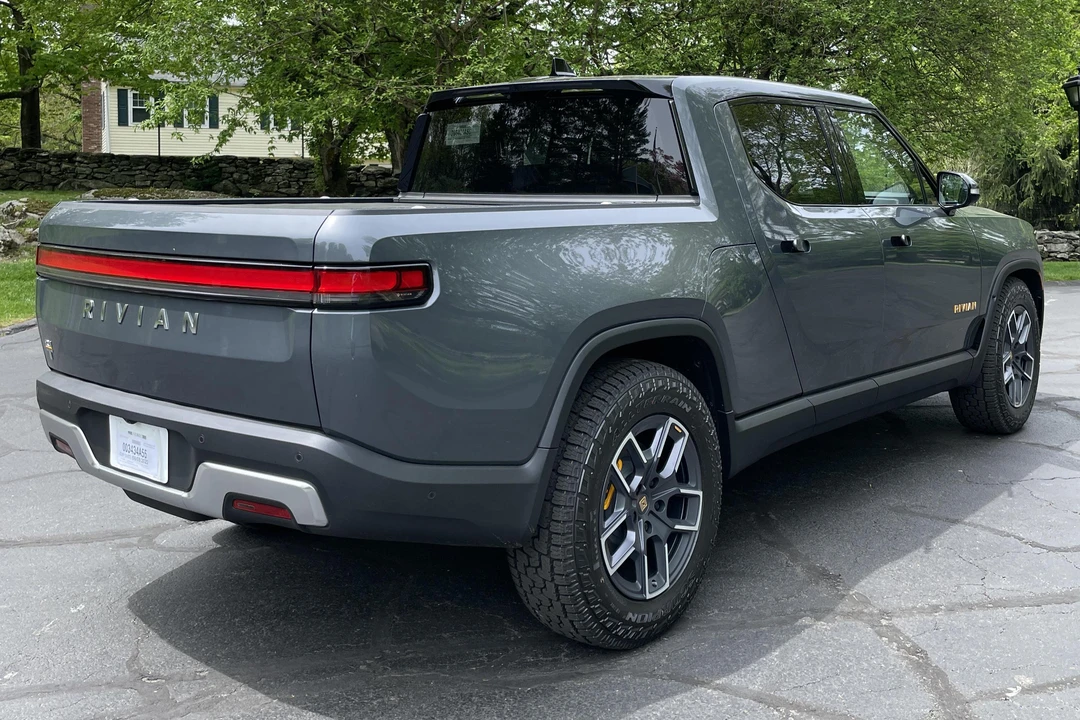 2022 Rivian R1T - Image 9 of 12