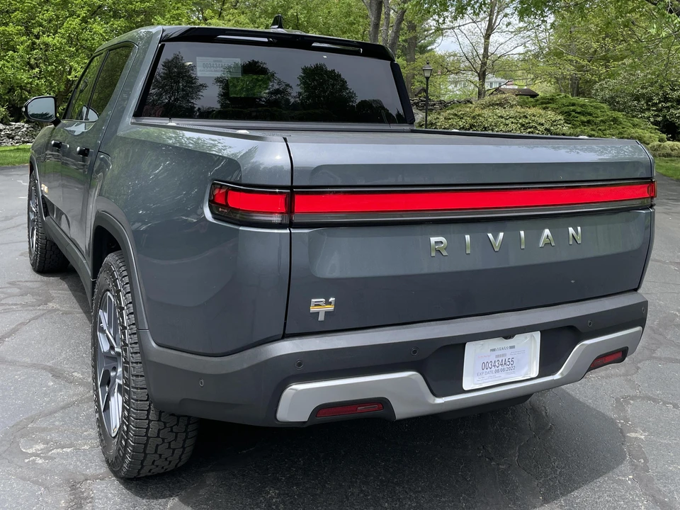 2022 Rivian R1T - Image 4 of 12