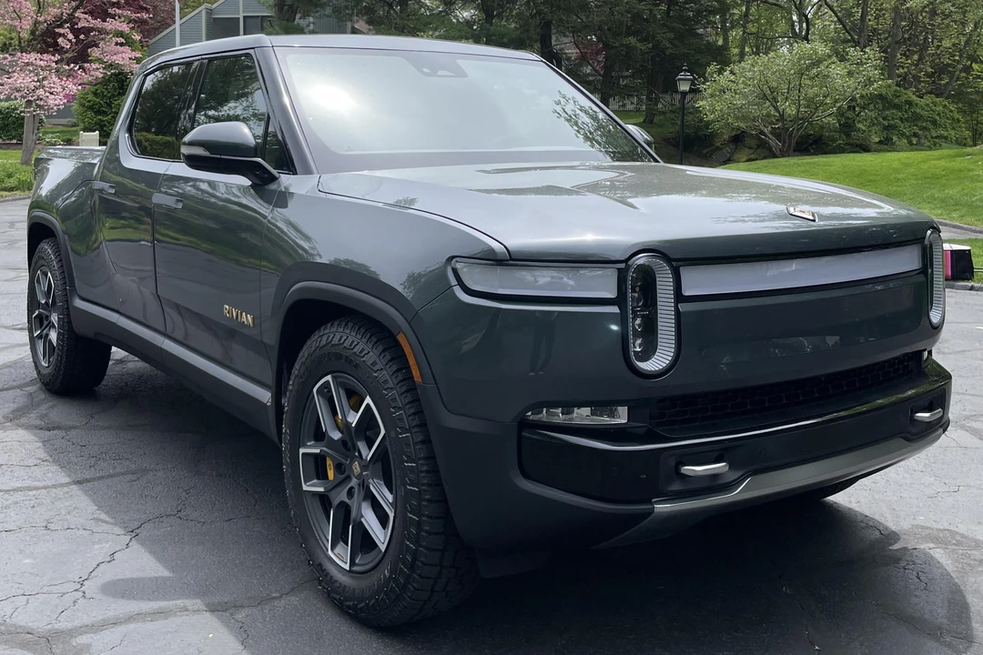 2022 Rivian R1T - Image 11 of 12