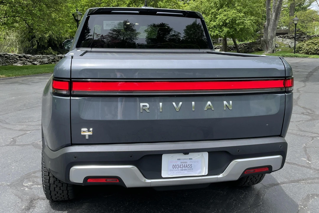 2022 Rivian R1T - Image 7 of 12