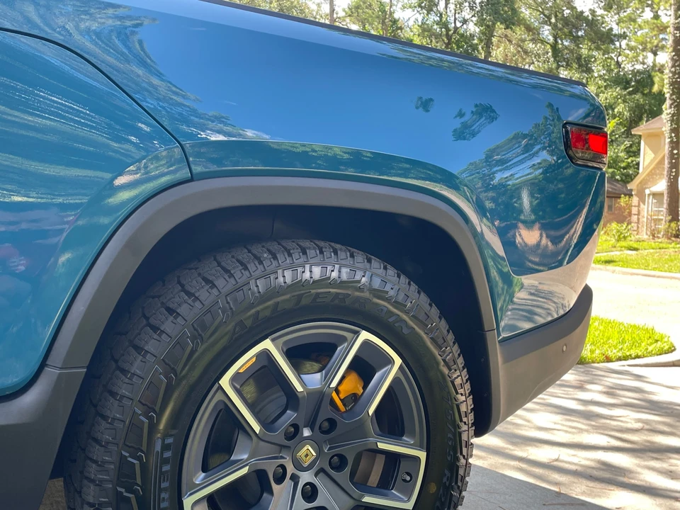 2022 Rivian R1T - Image 16 of 31