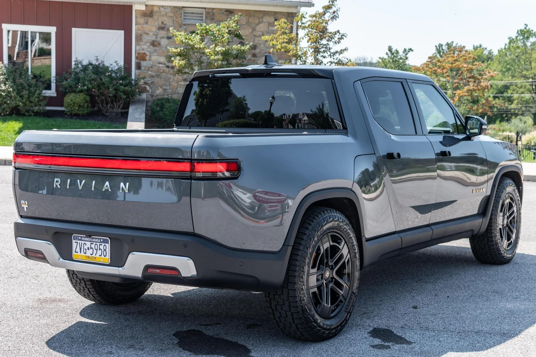2022 Rivian R1T - Image 4 of 31