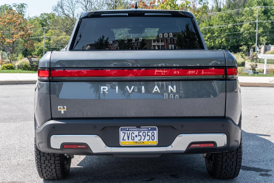 2022 Rivian R1T - Image 5 of 31