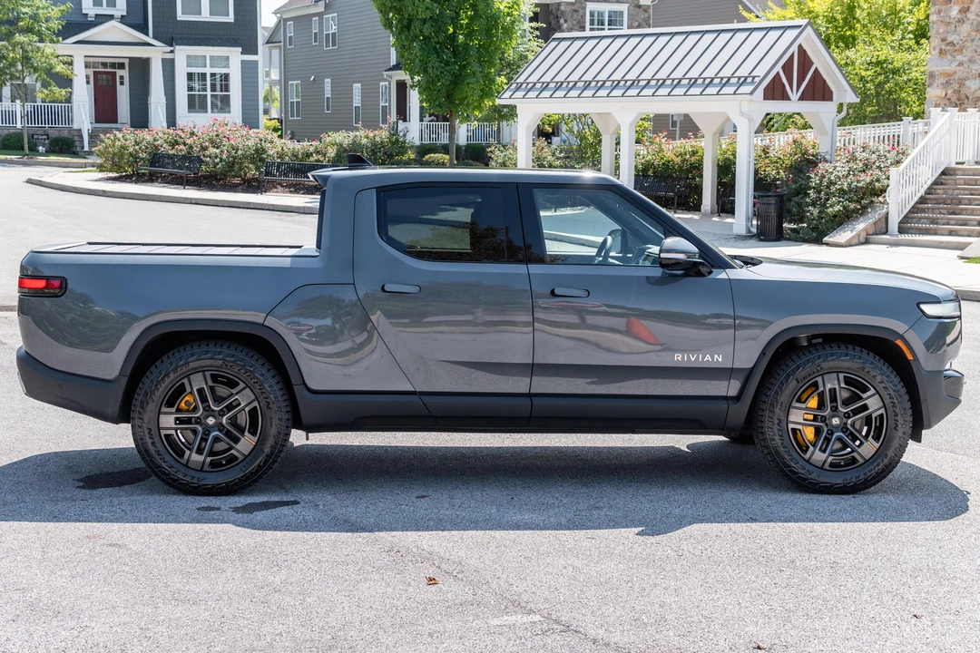 2022 Rivian R1T - Image 3 of 31