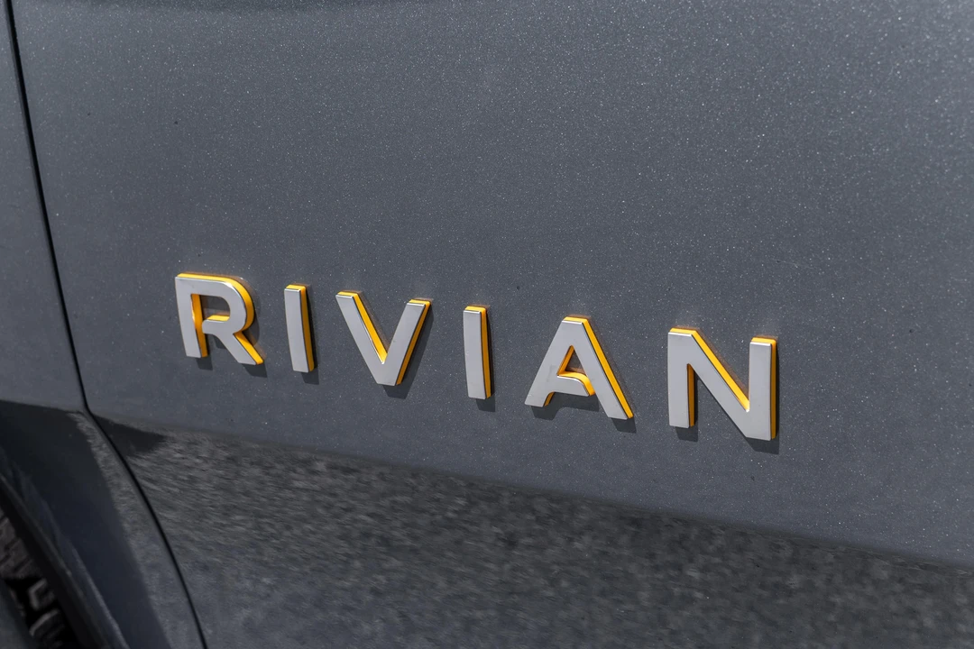2022 Rivian R1T - Image 18 of 31