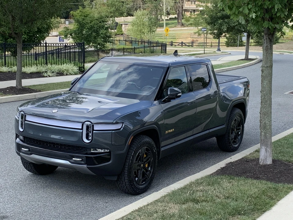 2022 Rivian R1T - Image 6 of 31