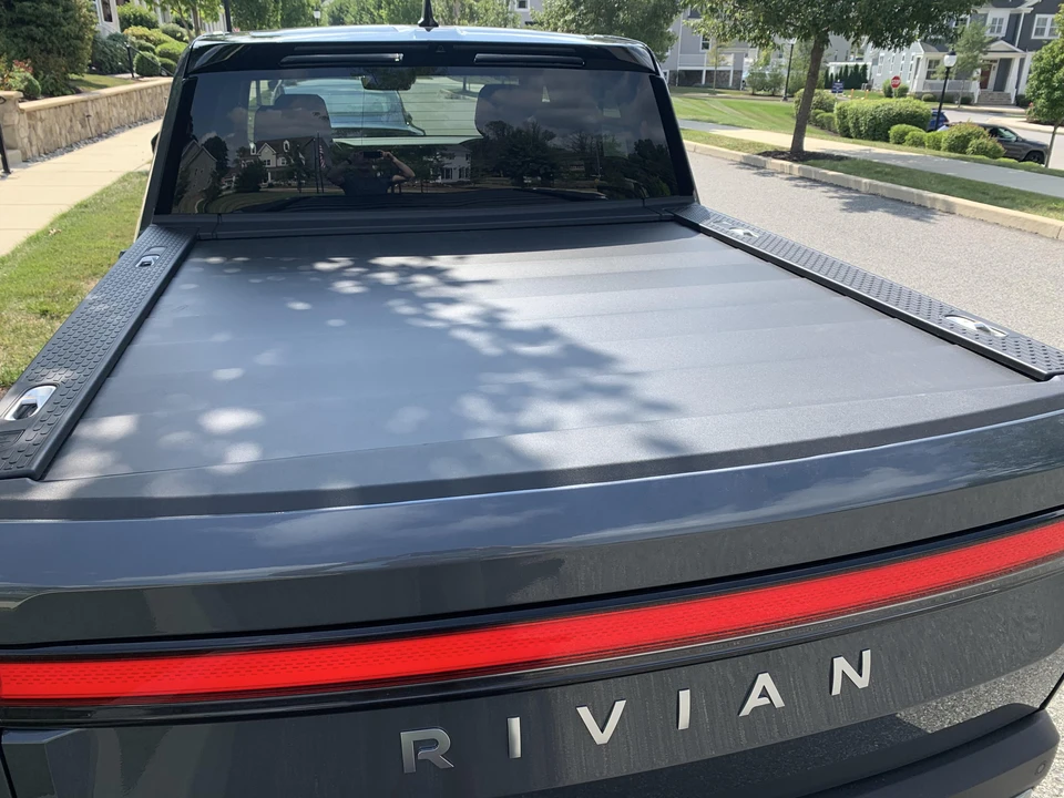 2022 Rivian R1T - Image 25 of 31