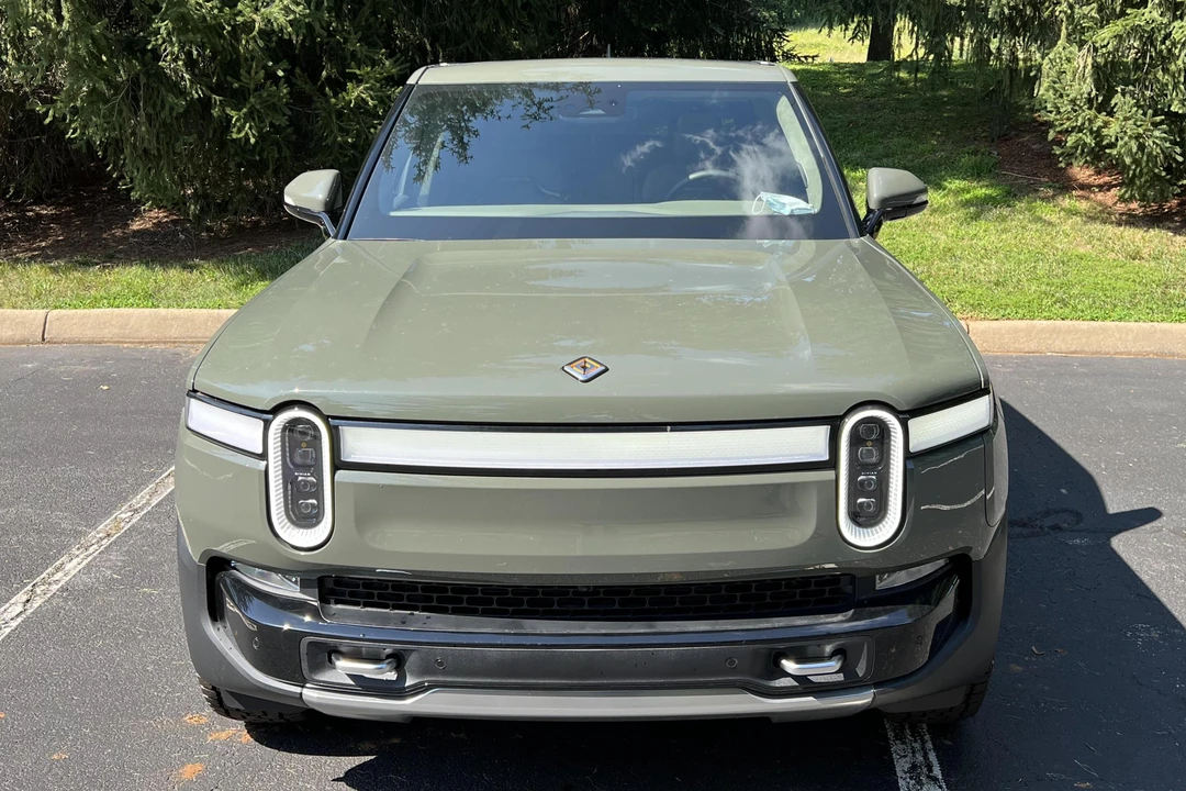 2022 Rivian R1T - Image 2 of 5