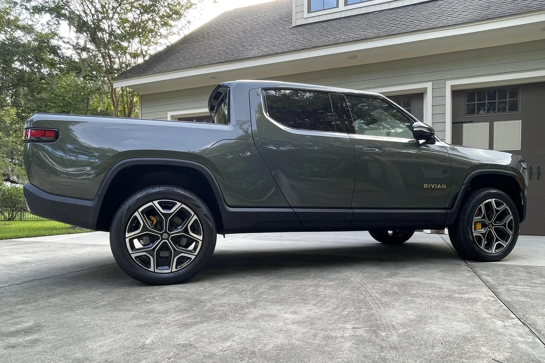 2022 Rivian R1T - Image 3 of 31