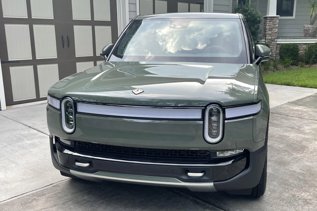 2022 Rivian R1T - Image 2 of 31