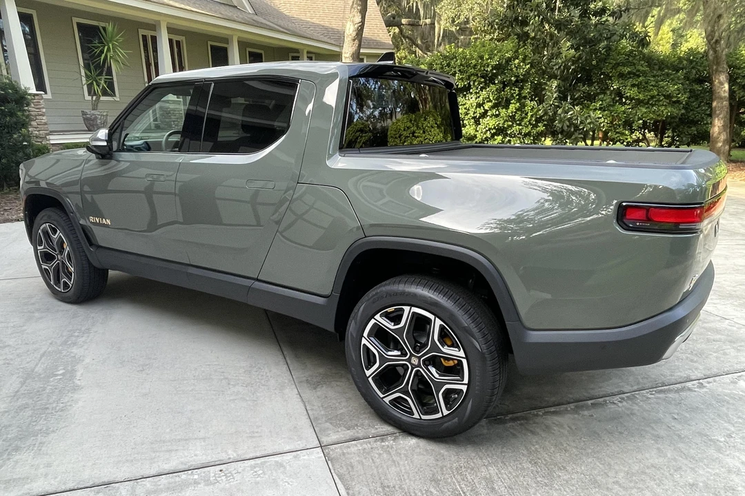 2022 Rivian R1T - Image 4 of 31